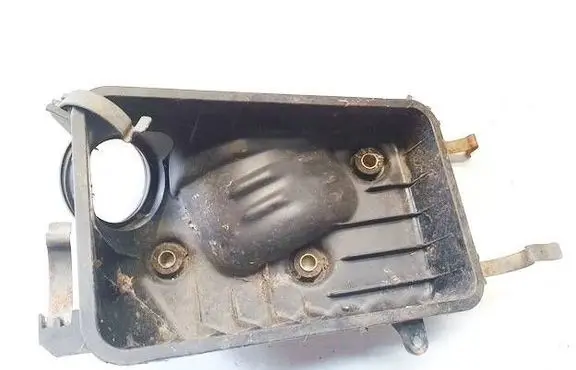 Toyota Carina T170 Air filter box 