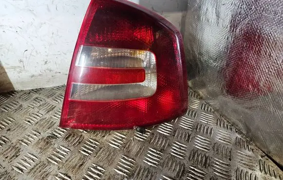 Skoda Octavia Mk2 (1Z) Rear/tail lights 086651909R