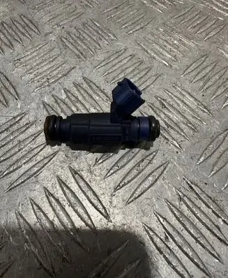 Hyundai i30 Fuel injector 9260930017