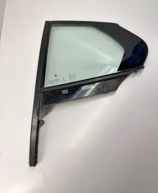 BMW 1 F40 Rear vent window glass 7452413