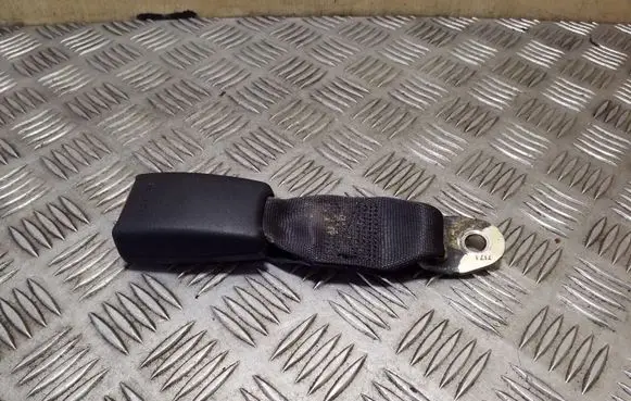 Honda CR-V Middle seatbelt buckle (rear) 