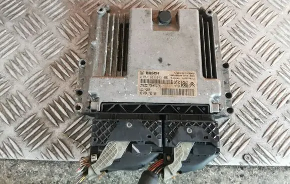 Renault Megane II Engine control unit/module 9809478580