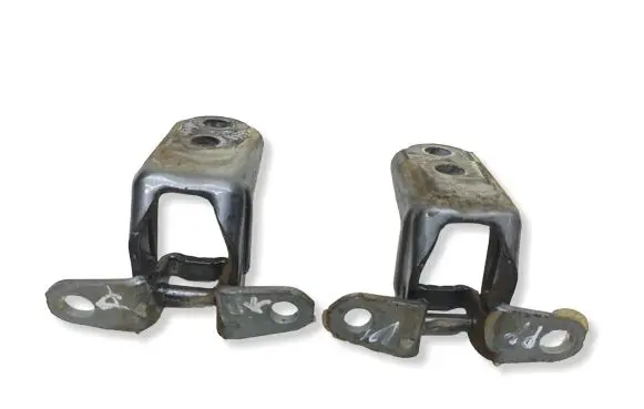 Nissan Rogue Front door hinge set 