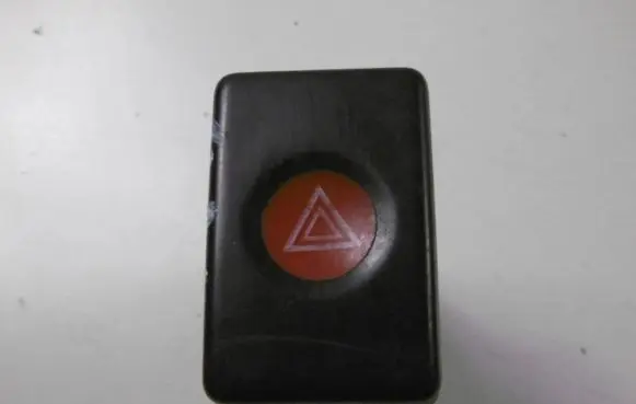 Dacia Logan I Hazard light switch