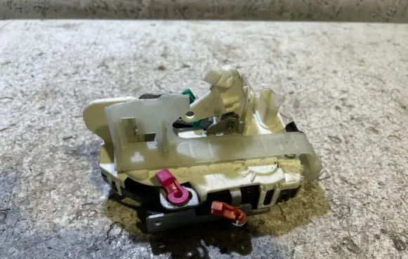 Jeep Patriot Front door lock P04589417AI T49KD2816 K6552