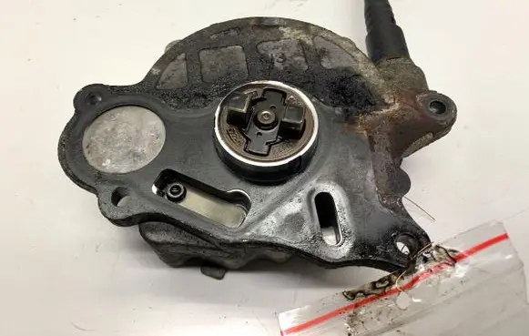 Volkswagen Transporter - Caravelle T5 Vacuum pump 03L145100F