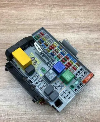 Opel Astra G Fuse box set 24412497 24431677 Withfuses