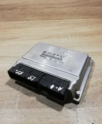 Audi A4 S4 B5 8D Engine control unit/module ECU 8d0906018d 0261204873