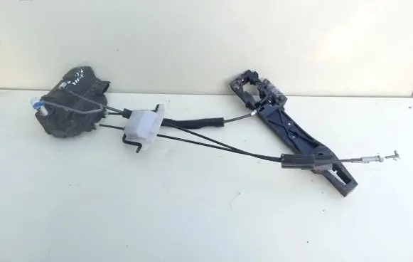 Nissan Murano Z50 Front door lock