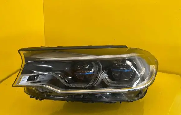 BMW 5 G30 G31 Headlight/headlamp 7493649-01