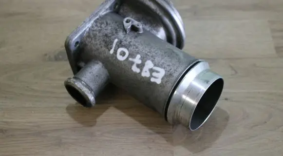 BMW 1 E81 E87 EGR valve 7792077