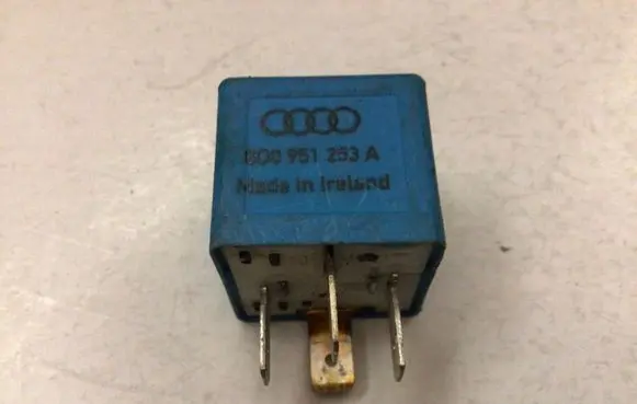 Audi A6 S6 C5 4B Other relay 8D0951253A