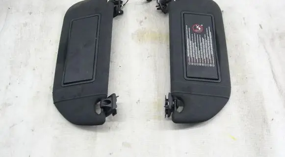 Citroen DS5 Sun visor brak