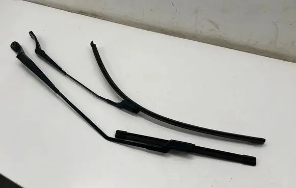 Ford Fiesta Front wiper blade arm H1BB17526CB H1BB17526DA