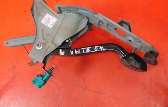 Volkswagen Transporter - Caravelle T5 Brake pedal 7H1721057B