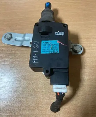 Hyundai Santa Fe Tailgate boot lock/latch motor 957502B000 F004A2666