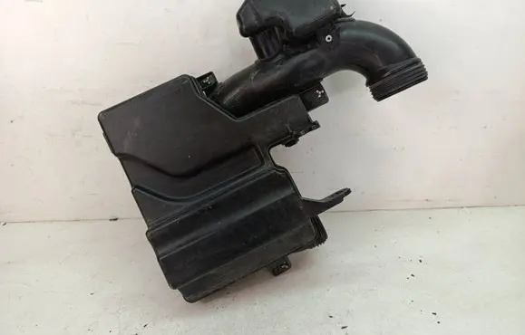 Hyundai Elantra Intake resonator 282103X010