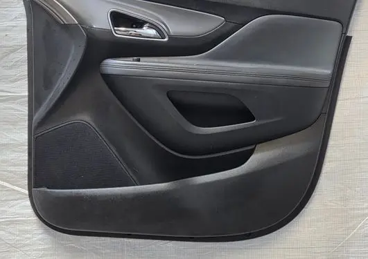 Chevrolet Trax Front door card panel trim 42359106