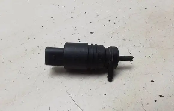 Audi A3 S3 8L Windscreen/windshield washer pump 1j5955651