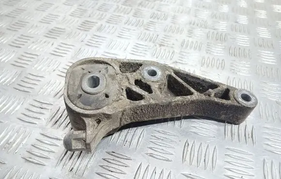 Opel Combo C Engine mount bracket