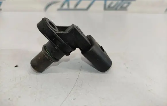 Audi A6 S6 C5 4B Camshaft position sensor 06E905163