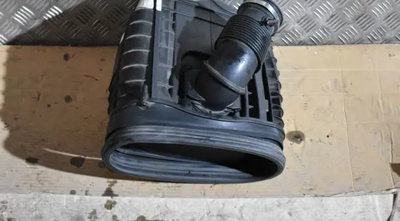 Porsche Macan (95B) Air filter box cover 
