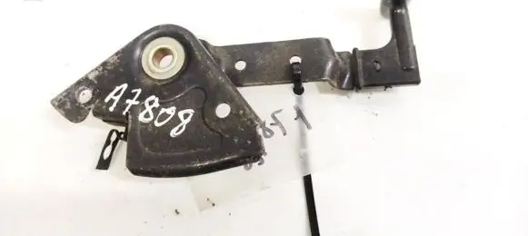 Engine bonnet (hood) release handle