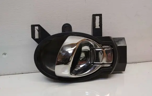 Nissan Juke I F15 Front door interior handle