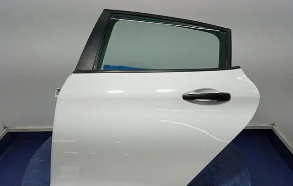 Peugeot 208 I Rear door 