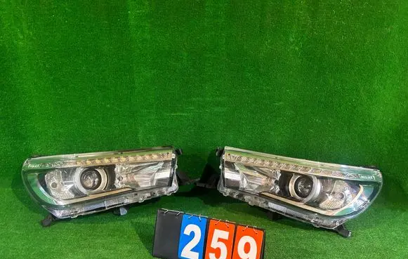 Toyota Hilux (AN120, AN130) Headlight/headlamp