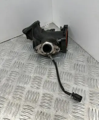 BMW 5 F10 F11 Intake manifold 7807991 10121107205