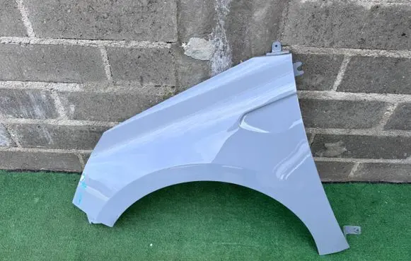 Renault Clio V Fender 