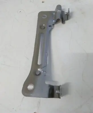 Audi Q7 4M Fender mounting bracket 4M0821431