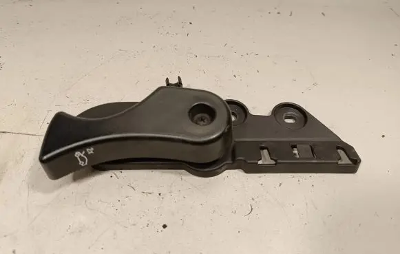 BMW 1 F20 F21 Engine bonnet (hood) release handle 7221914