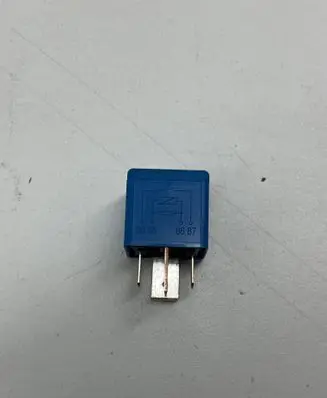 Opel Meriva B Other relay 13299906 23134J523482 12V70A