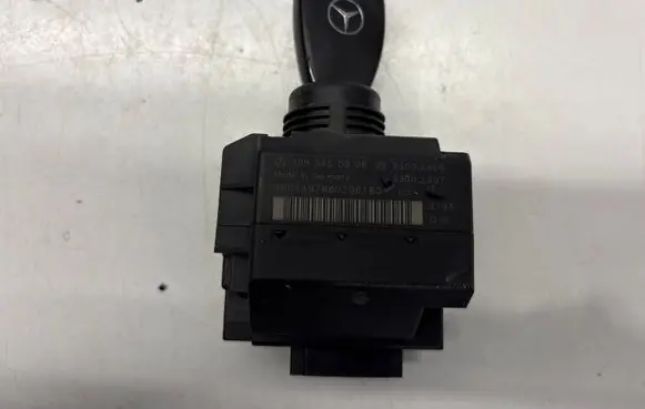 Mercedes-Benz C W203 Ignition lock 2095450508 33002406 33002407