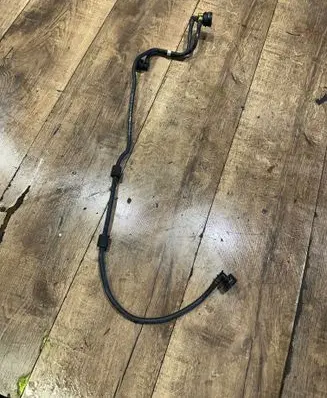 Engine coolant pipe/hose
