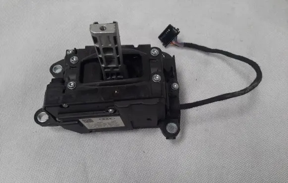 Audi Q7 4M Gear selector/shifter in gearbox 4M1713041D