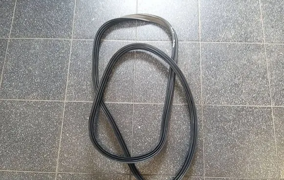 Suzuki Swift III Seal rubber (tailgate)