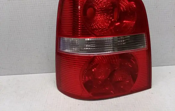 Volkswagen Touran I Rear/tail lights