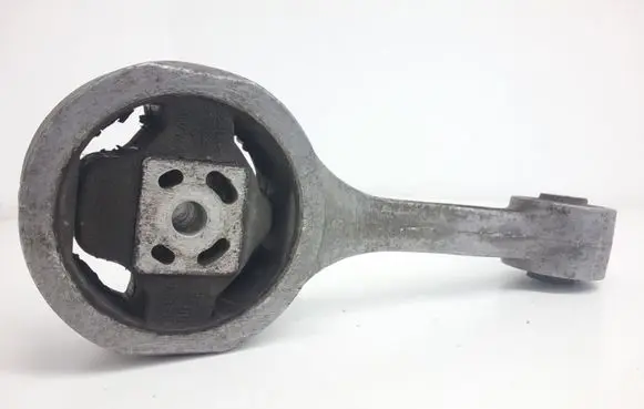 Skoda Fabia Mk1 (6Y) Engine mount bracket 073590912