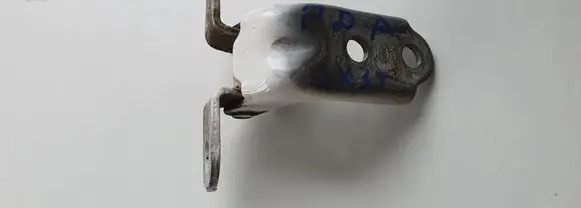 Hyundai ix35 Front door lower hinge 