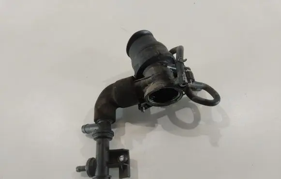 Volkswagen Golf VI Breather hose/pipe 03C129656D