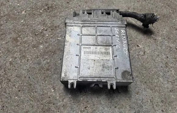 Renault Scenic I Engine control unit/module 0281010077