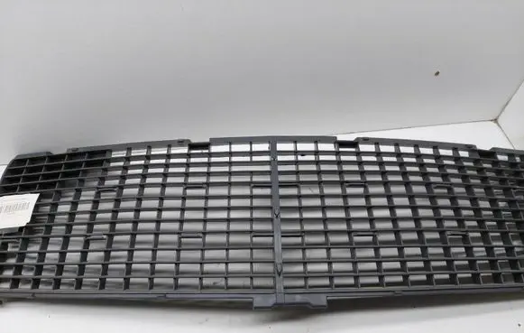 Mercedes-Benz C W202 Front bumper upper radiator grill A2028880023 2028880023