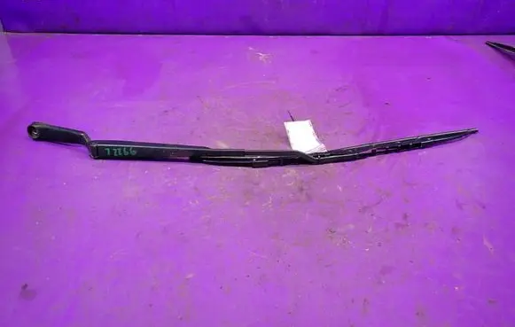 Seat Leon (1M) Front wiper blade arm