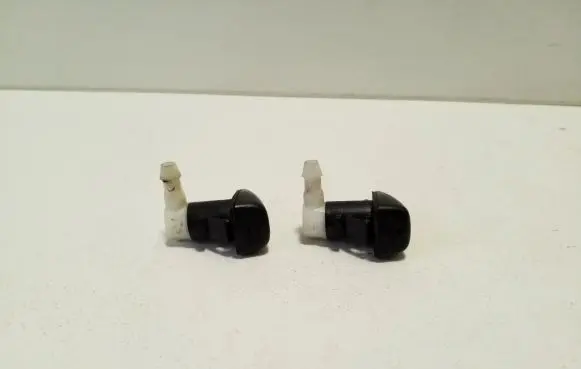 Jeep Cherokee Windshield washer spray nozzle 