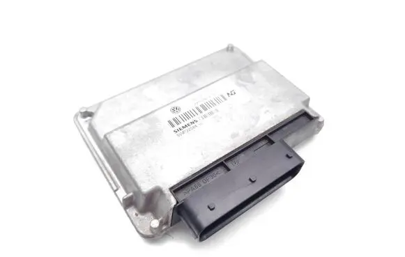 Volkswagen Touareg I Transfer box differential control unit 0AD927755AJ 5WP22084