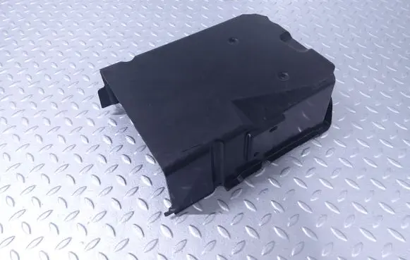 Land Rover Defender Hybrid/electric vehicle battery tray L8B210C826BC LR131521