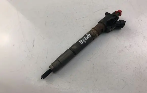 Volvo XC60 Fuel injector 31303238